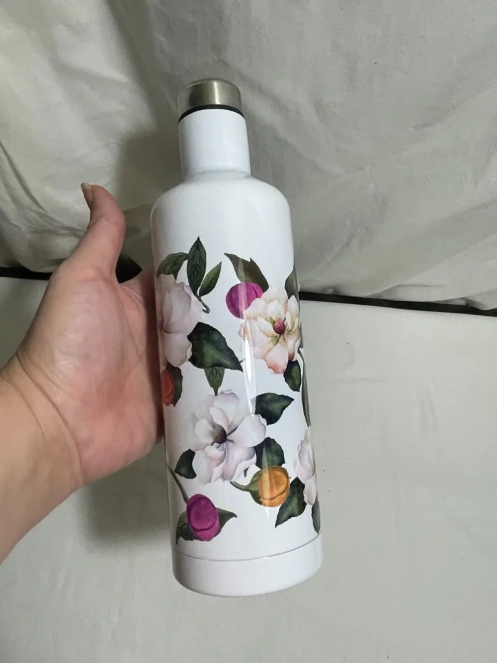 Port 68 Insulated Stainless Steel Water Bottle White Floral Travel Bottle 17 Oz